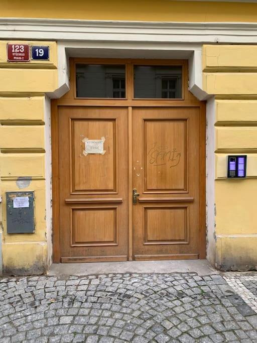 Helen Homestay Vysehrad Prague Exterior photo